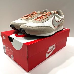 Size 7 - Nike DBreak-Type SE Sail Rush Orange 2022